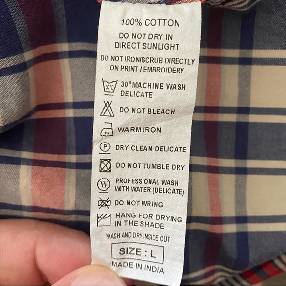 Stile Benetton plaid shirt w/ unique cuff design and ability to roll. Well made. - Picture 11 of 11